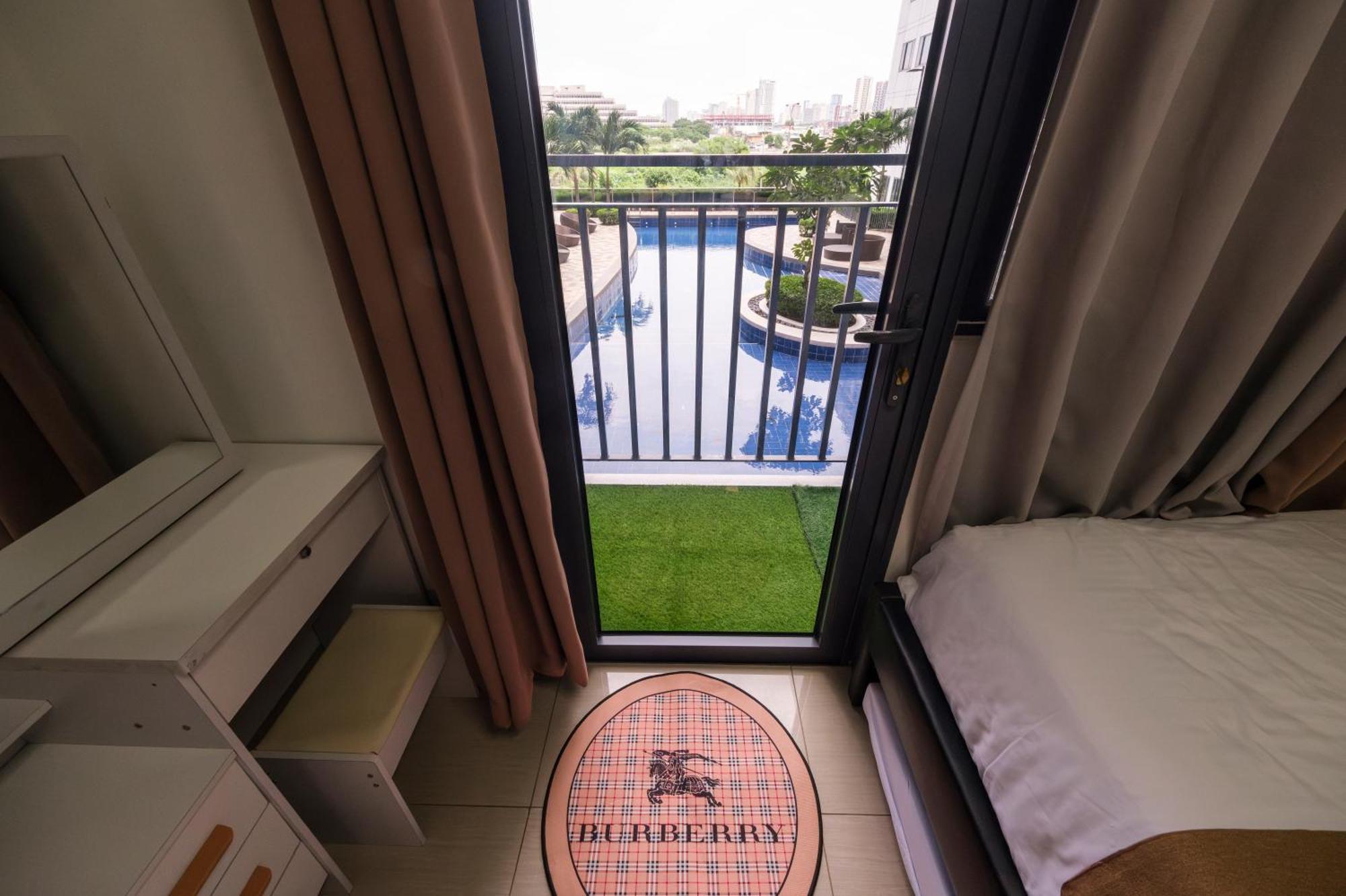 2 Side-By-Side P00L Front Condos, 6 Beds, 2 Cr, 2 Kitchen For 10 Guests At Moa 마닐라 외부 사진